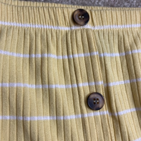 Forever 21 stripes mini skirt - Picture 3 of 5